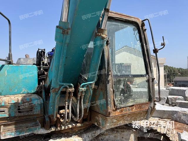 驾驶室整体（整机外观）