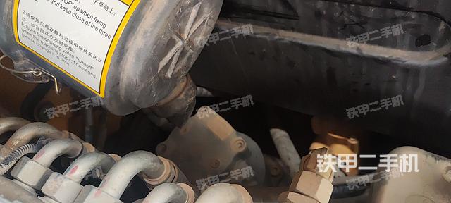 回转马达和主控阀（整机外观）