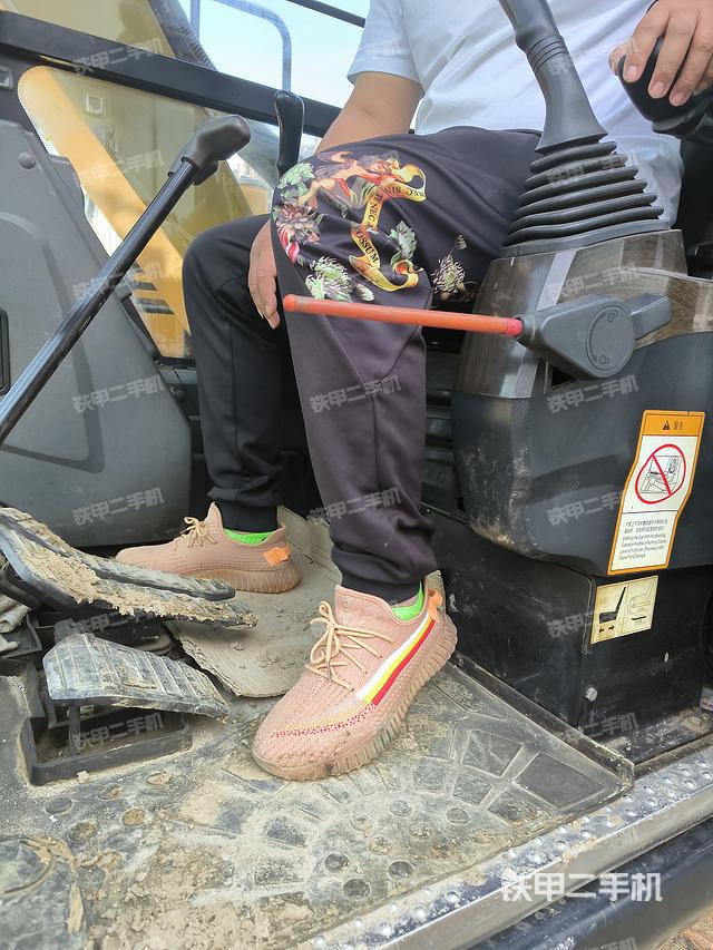 驾驶室整体（整机外观）