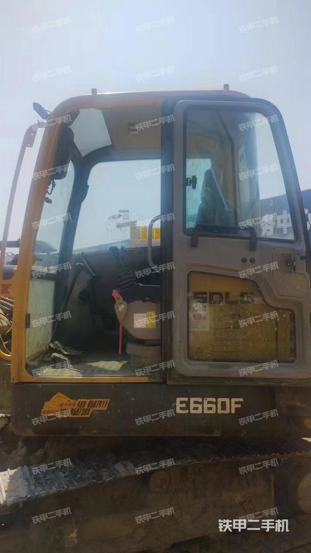 驾驶室整体（整机外观）