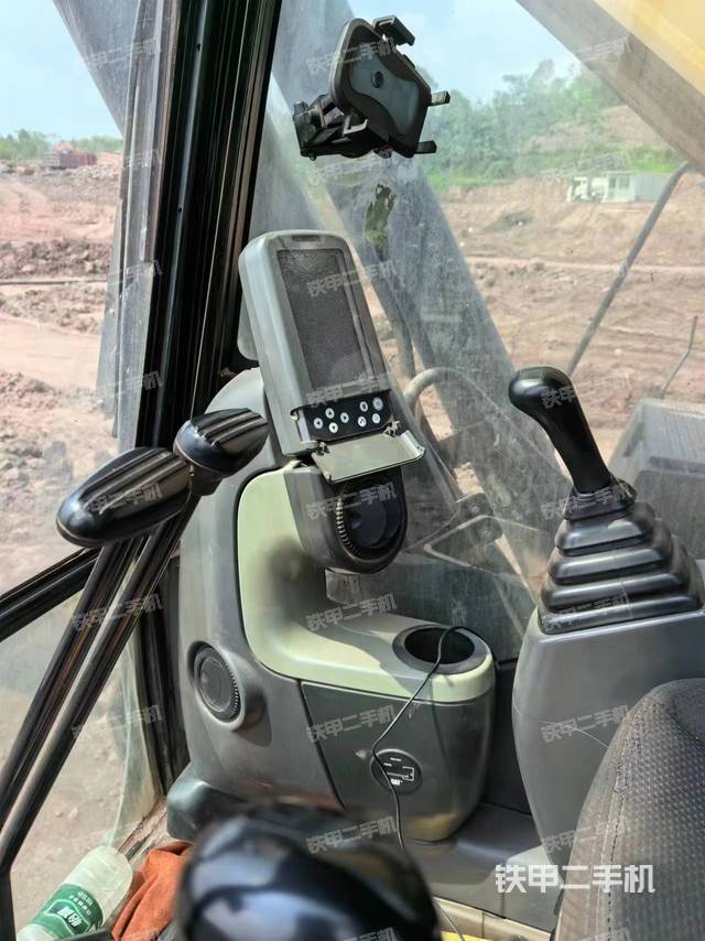 驾驶室整体（整机外观）