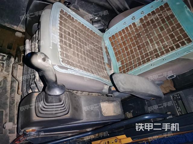 驾驶室整体（整机外观）