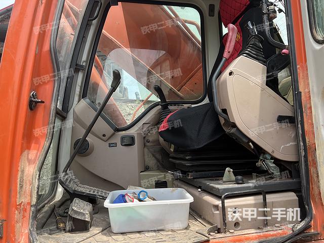 驾驶室整体（整机外观）