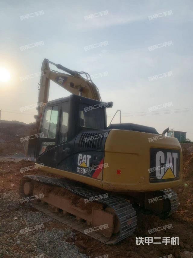 驾驶室顶部（整机外观）