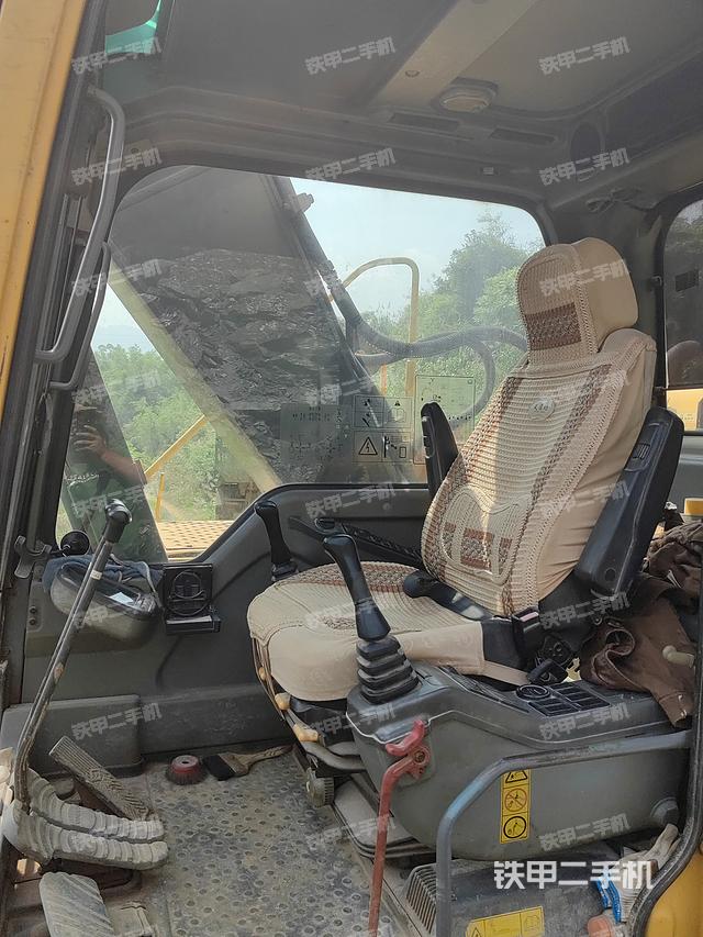 驾驶室整体（整机外观）