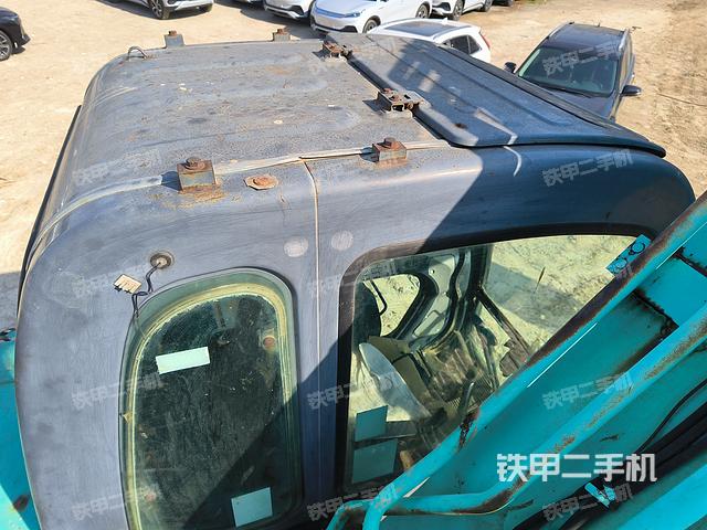 驾驶室顶部（整机外观）