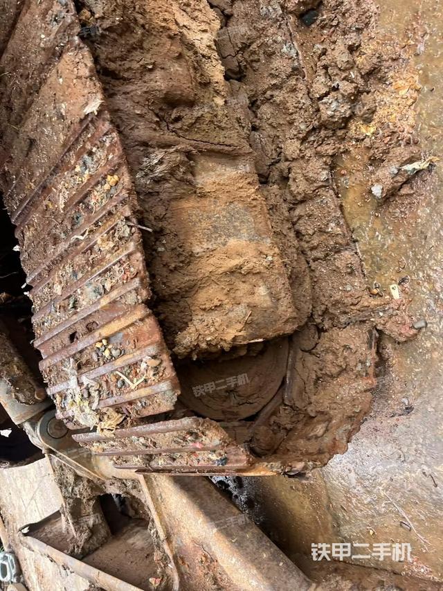 左側(cè)履帶整體?（行走機(jī)構(gòu)）