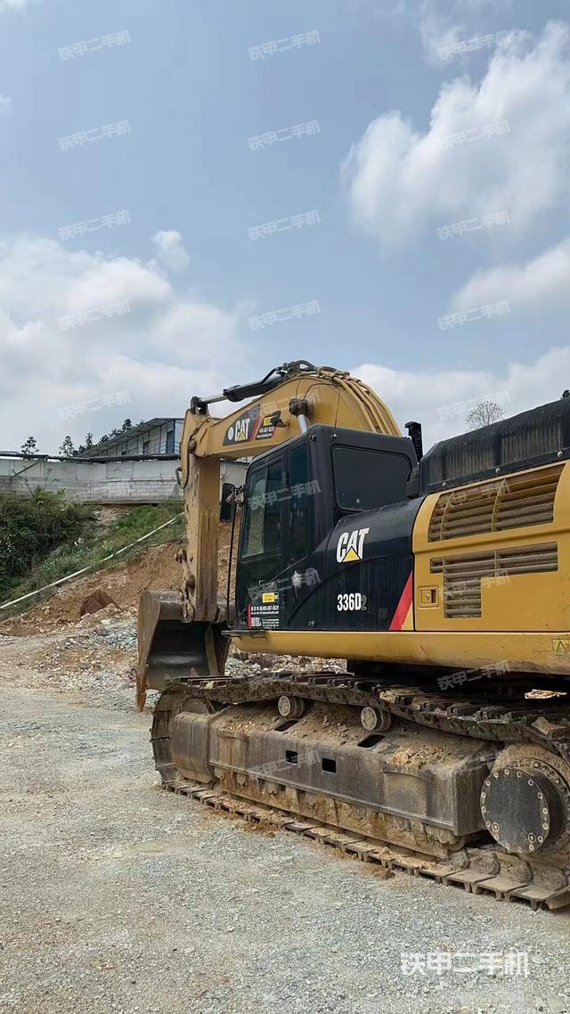 驾驶室顶部（整机外观）