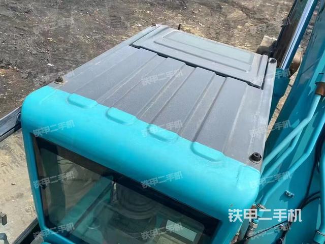 驾驶室顶部（整机外观）