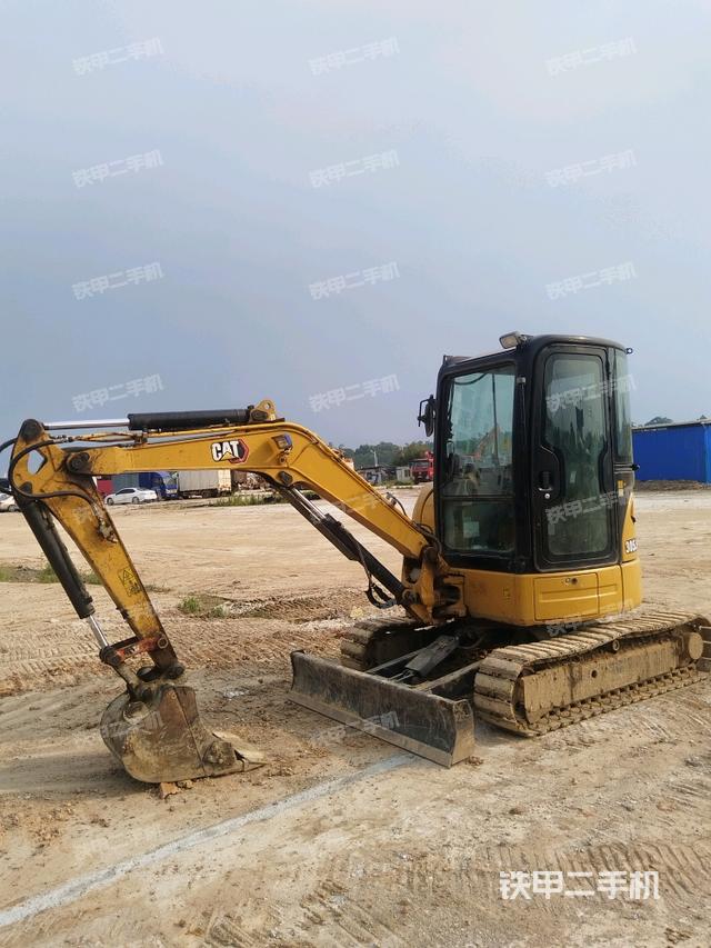 卡特彼勒CAT®303.5E CR 小型液压挖掘机