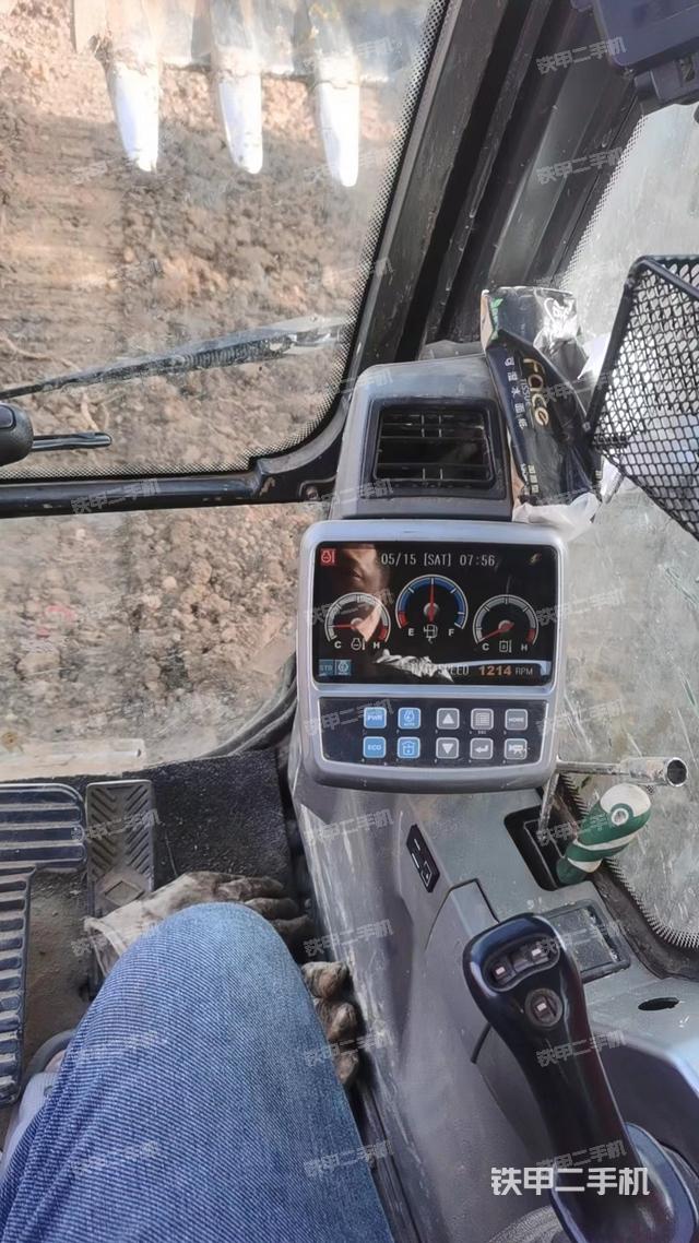 驾驶室整体（整机外观）