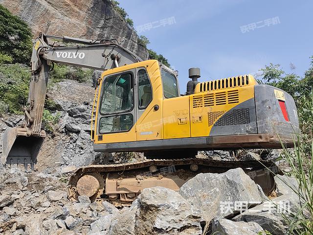 驾驶室顶部（整机外观）