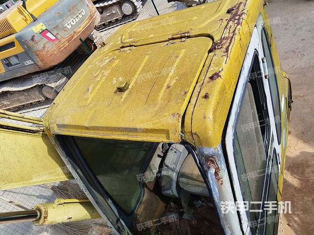 驾驶室顶部（整机外观）