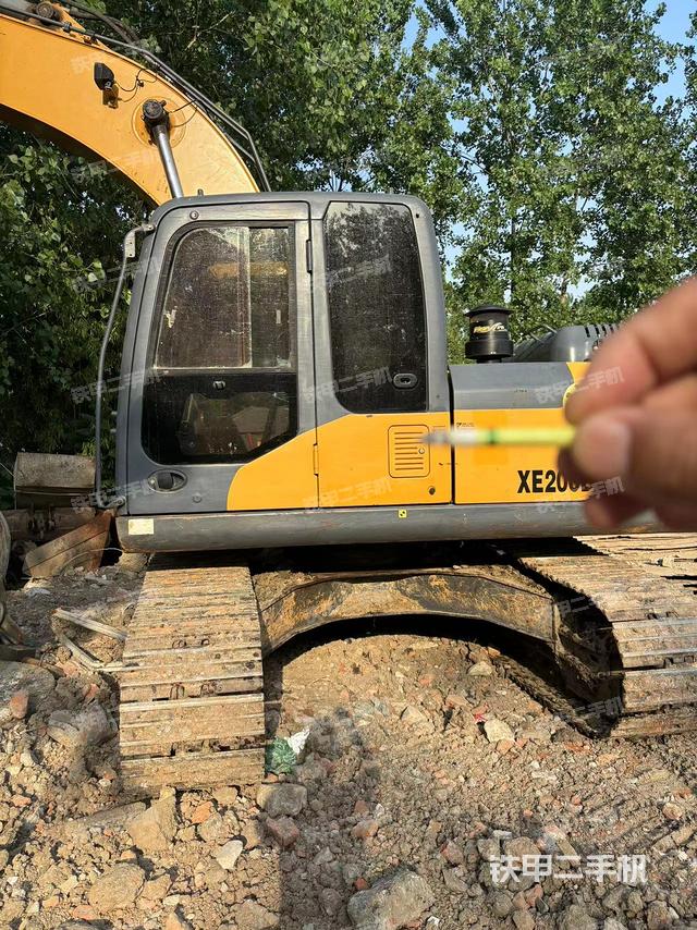 驾驶室整体（整机外观）