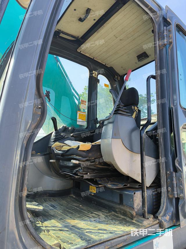 驾驶室整体（整机外观）