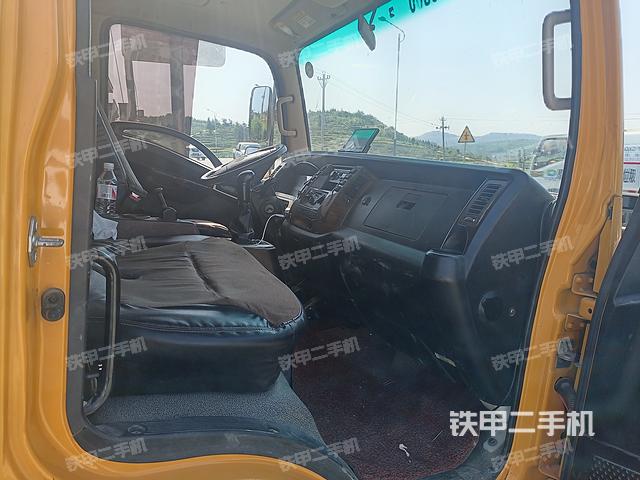 驾驶室操作台（设备外观及核心部件）