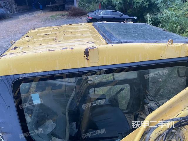 驾驶室顶部（整机外观）