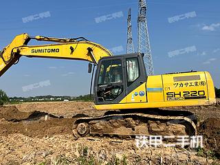 青岛住友SH200-5挖掘机实拍图片
