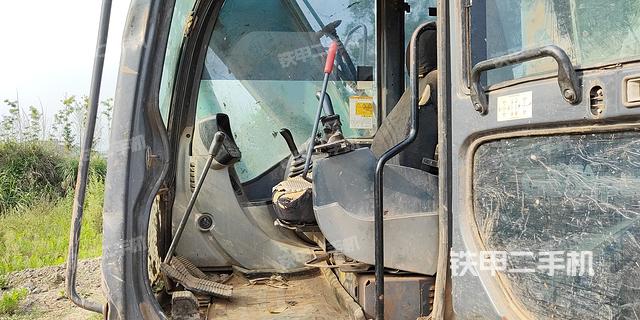 驾驶室整体（整机外观）