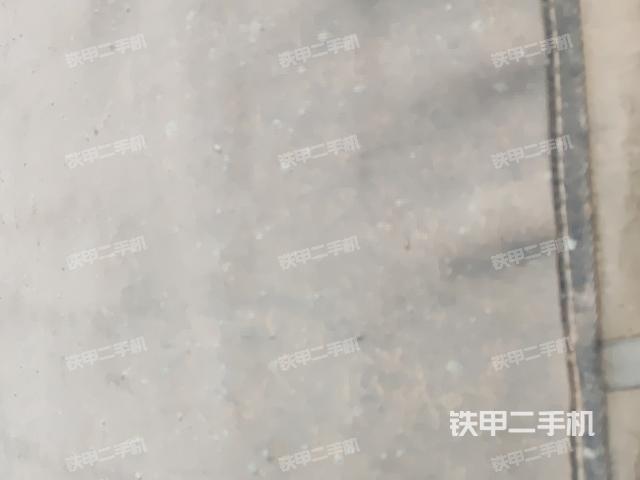 驾驶室顶部（整机外观）