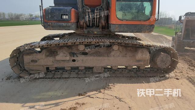 单侧履带整体（整机外观）