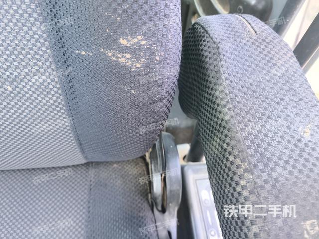 座椅右側(cè)控制臺/鑰匙門/油門/含右手柄（駕駛室部分）