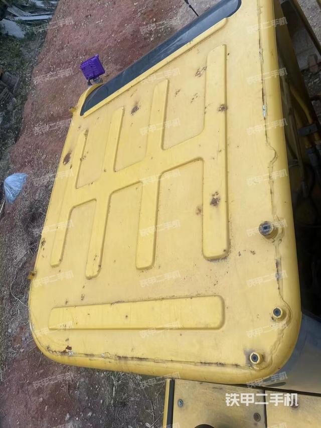 驾驶室顶部（整机外观）