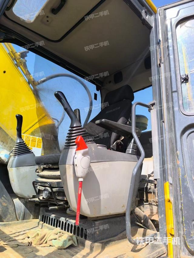 驾驶室顶部（整机外观）