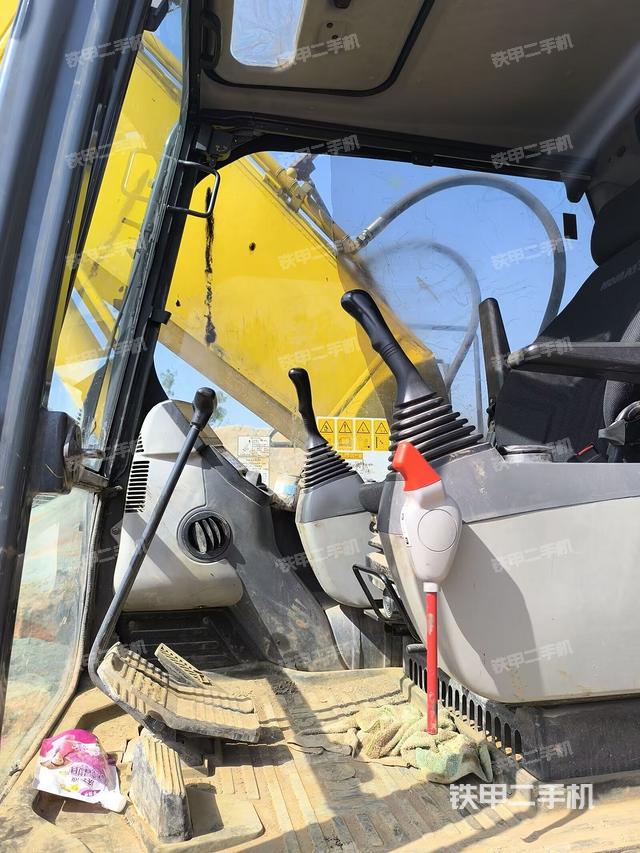 驾驶室整体（整机外观）