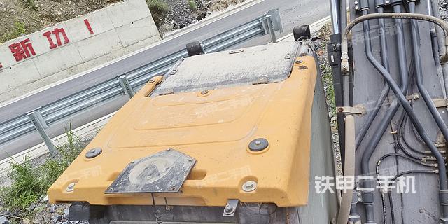 驾驶室顶部（整机外观）