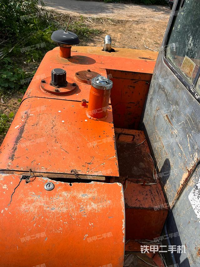 回转马达和主控阀（整机外观）