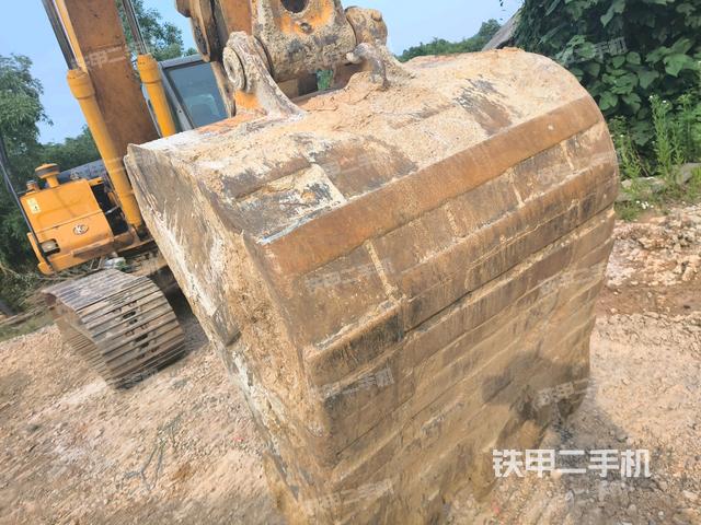 鏟斗右后整體（工作和回轉(zhuǎn)裝置）