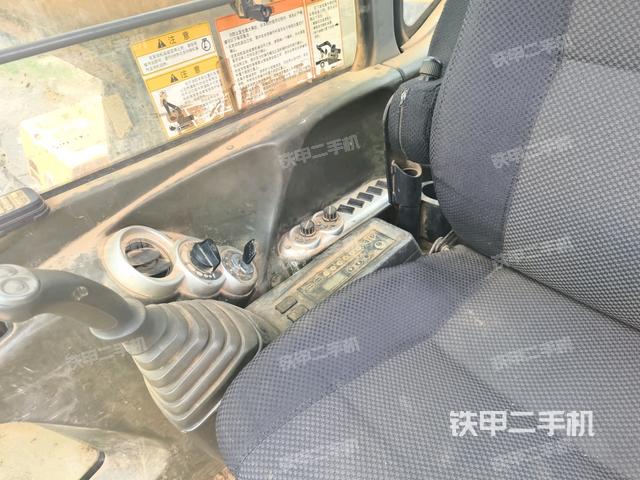 駕駛室左前45度（駕駛室部分）