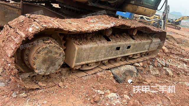 单侧履带整体（整机外观）