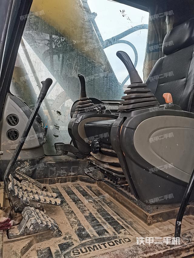 驾驶室整体（整机外观）