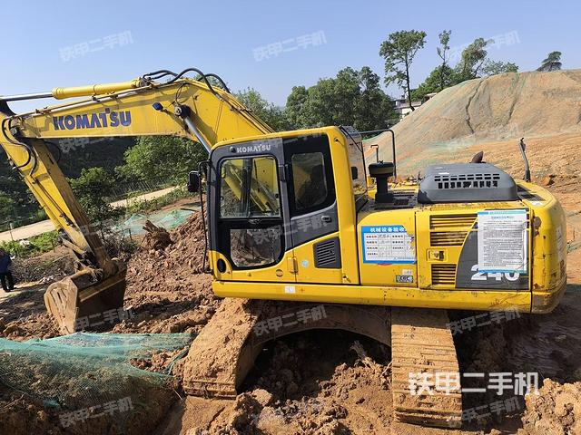 小松PC200-8M0挖掘机