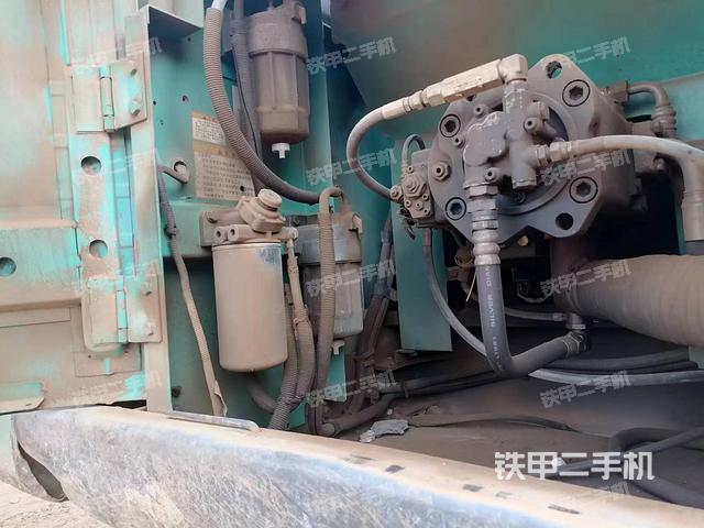 驾驶室顶部（整机外观）