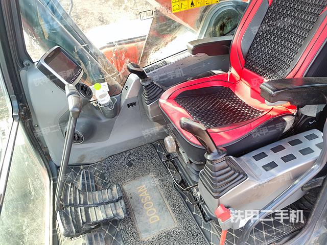 驾驶室整体（整机外观）