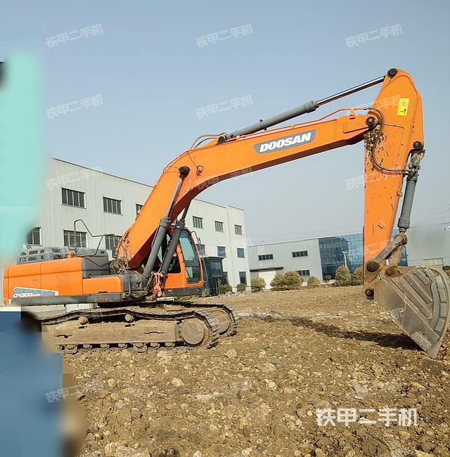 斗山DX300LC-9C挖掘机