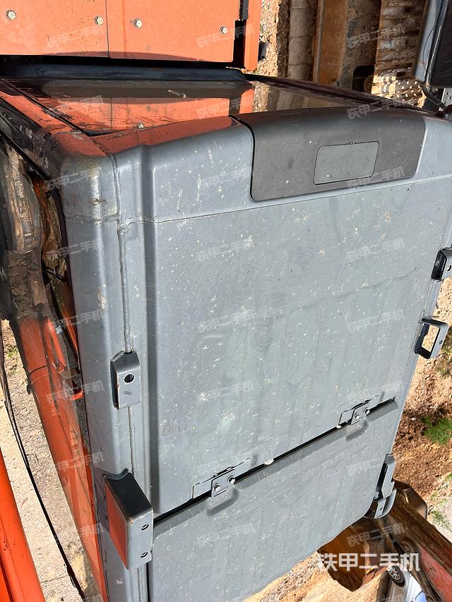 驾驶室顶部（整机外观）