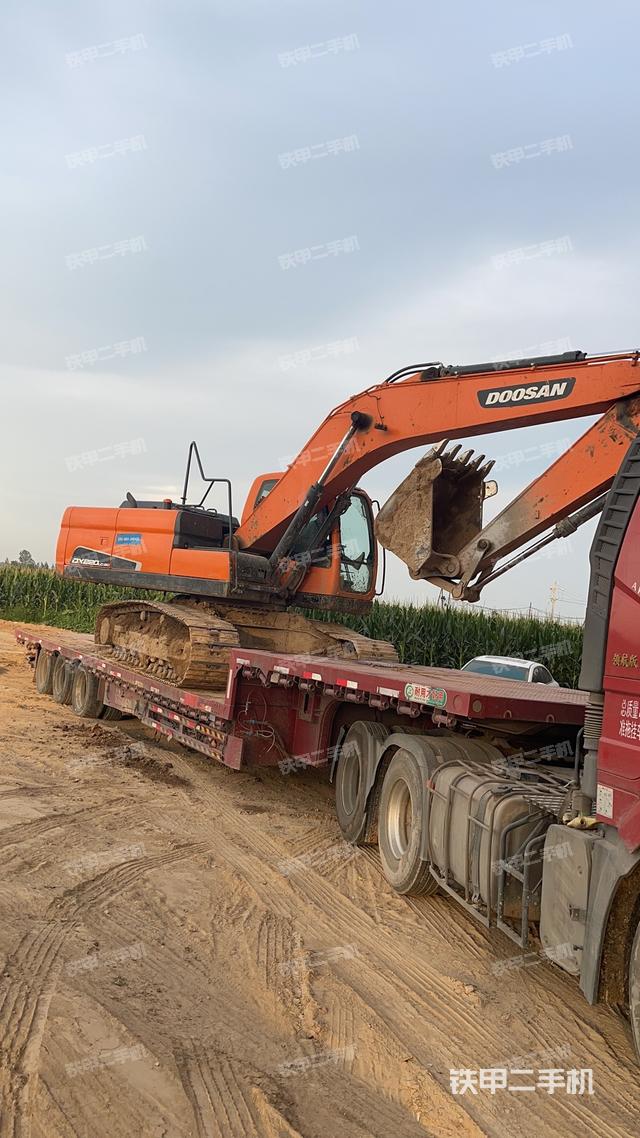 驾驶室顶部（整机外观）