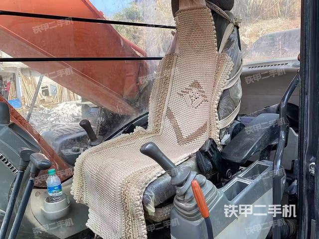 驾驶室整体（整机外观）