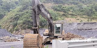 黄浦约翰迪尔E210挖掘机实拍图片
