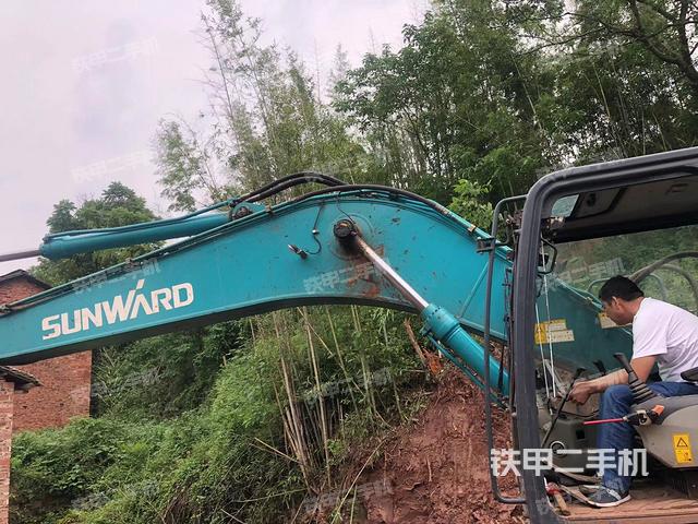 驾驶室顶部（整机外观）