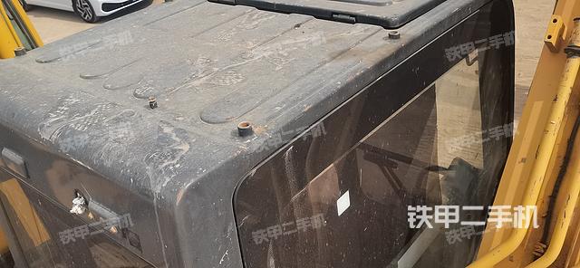 驾驶室顶部（整机外观）