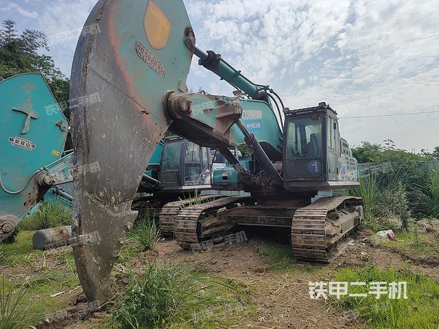 神钢SK495D挖掘机