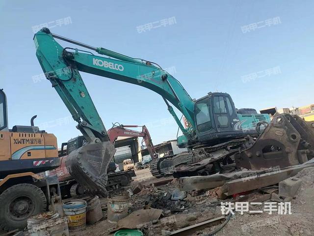 神钢SK350LC挖掘机