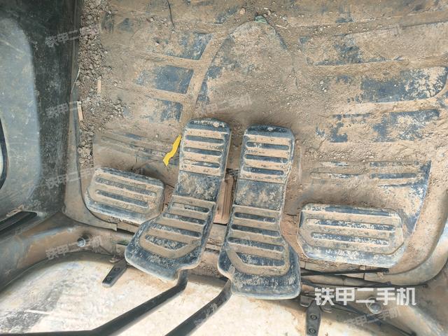 右側(cè)玻璃角標（駕駛室部分）