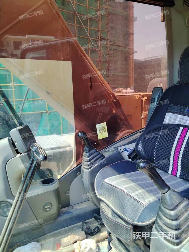 驾驶室整体（整机外观）