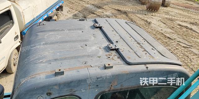 驾驶室顶部（整机外观）